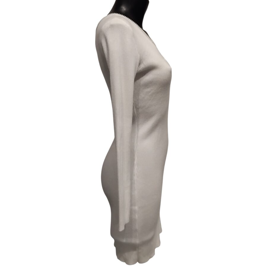 Robe de soirée, robe-pull, coupe moulante, ouverture à zip et strass, blanc