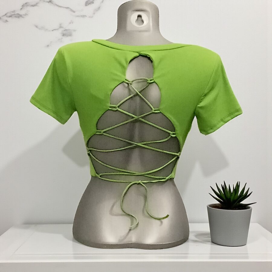 Crop top moulant, dos nu avec lacets, poitrine rembourrée